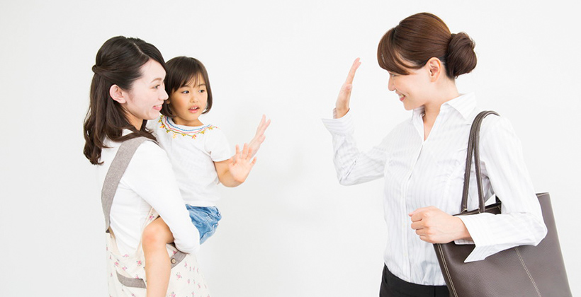 母子と女性